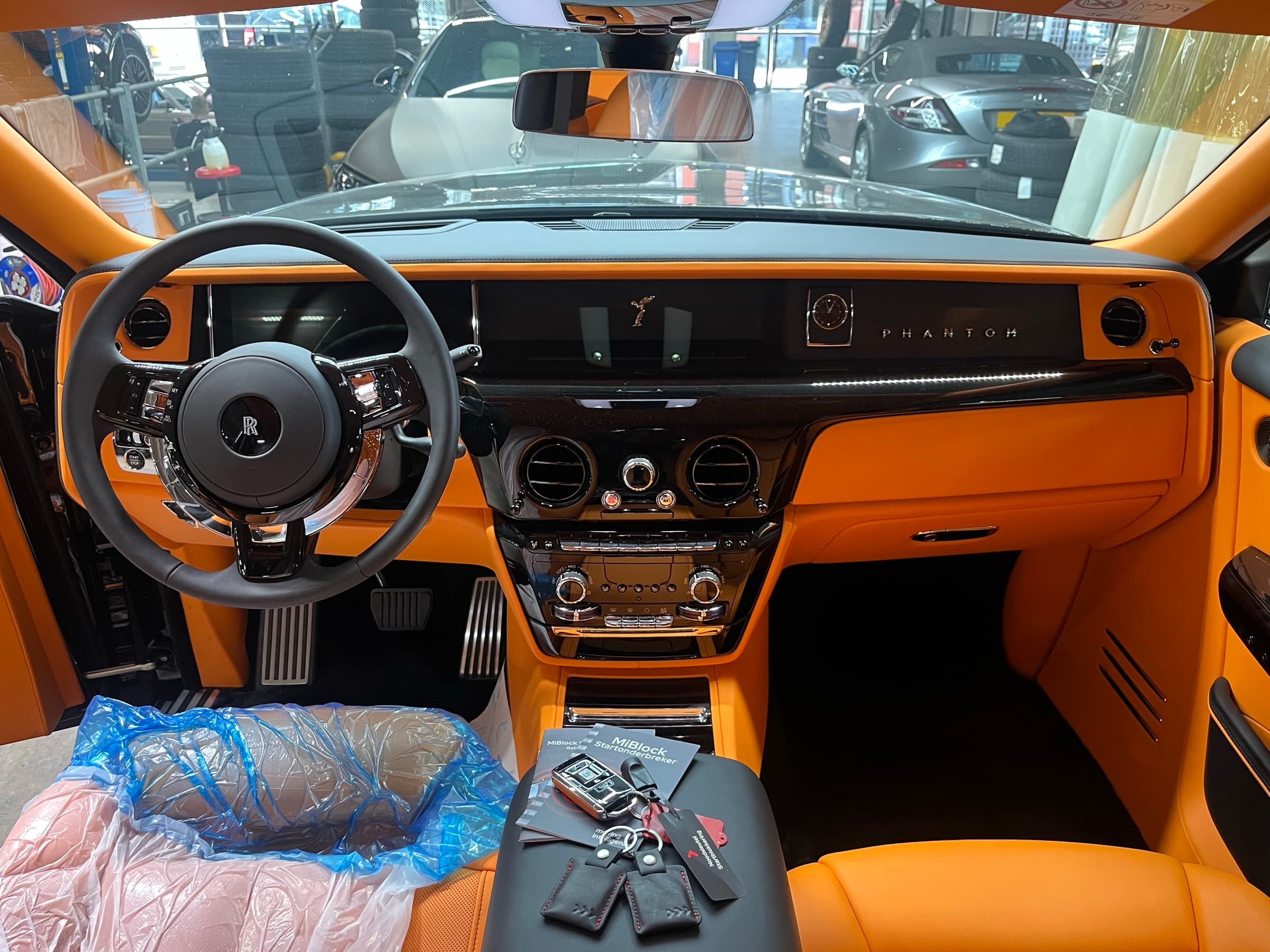 Interieur van een Rolls-Royce Phantom, ingebouwd door Inbouw Nederland
